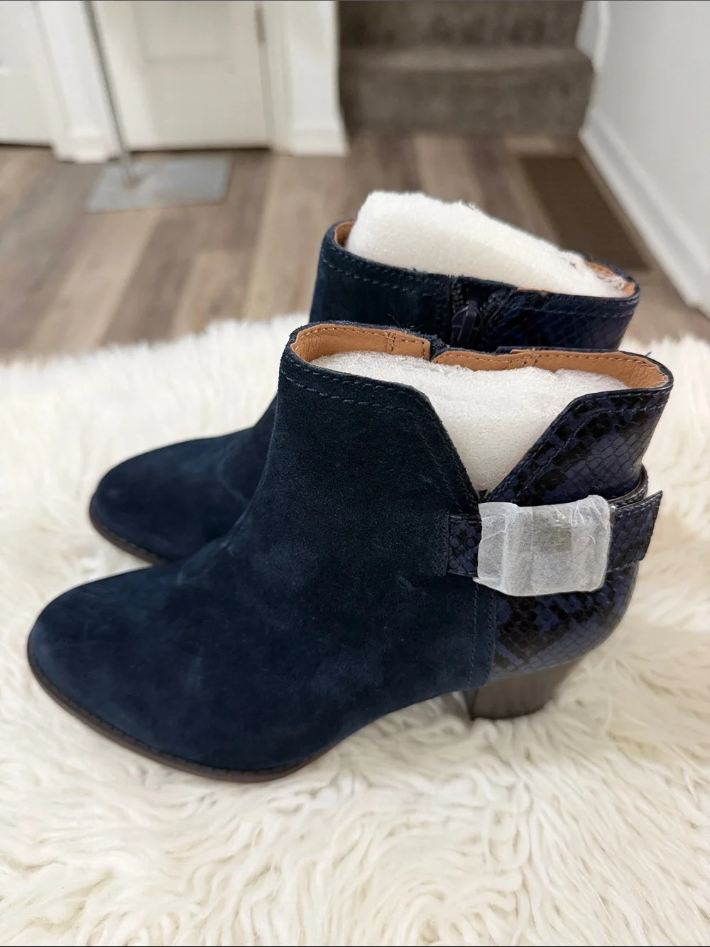 Vionic Navy Suede Ankle Booties with Side Zip Size 5 NWOT